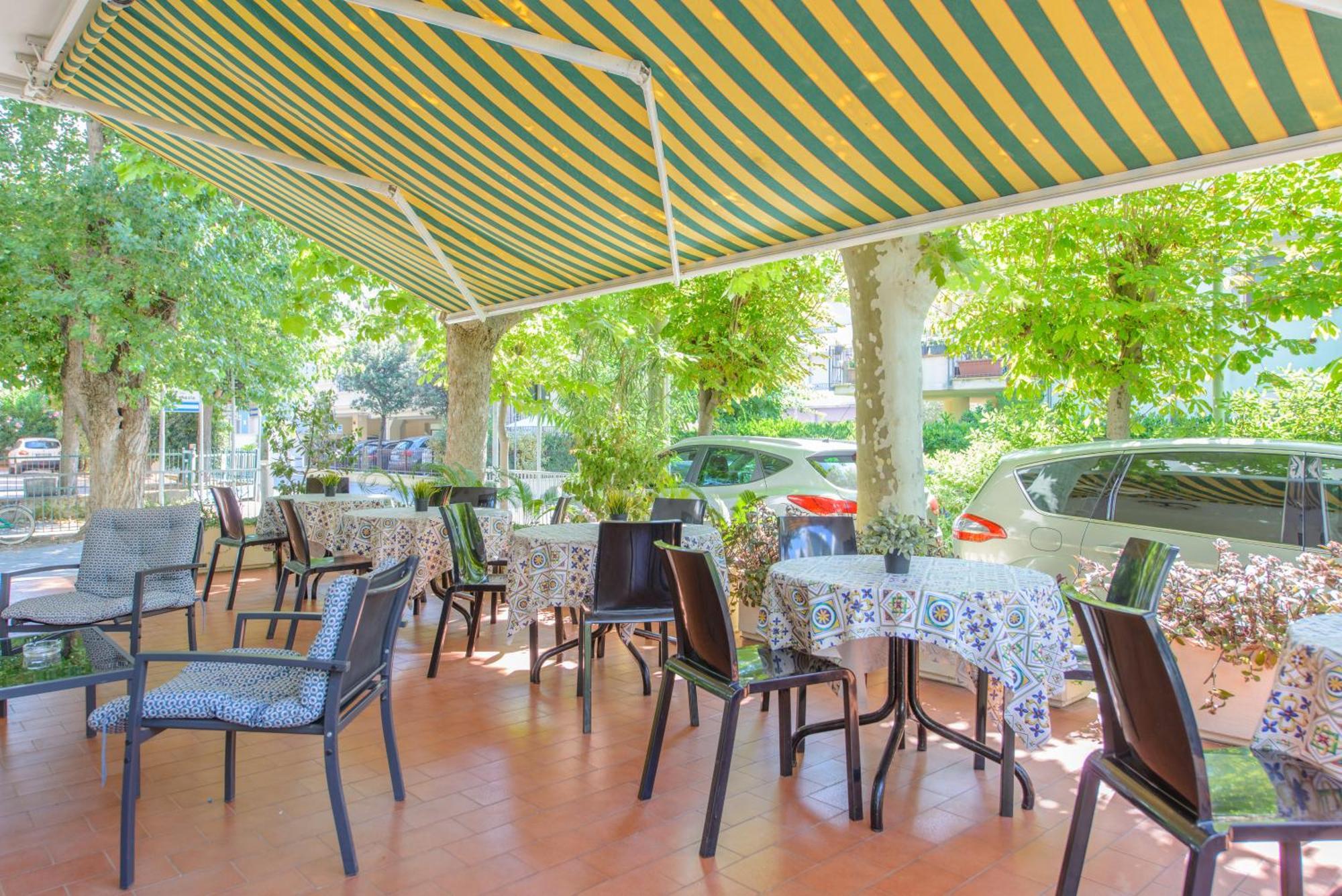 Hotel Avana Mare Rimini Exteriör bild