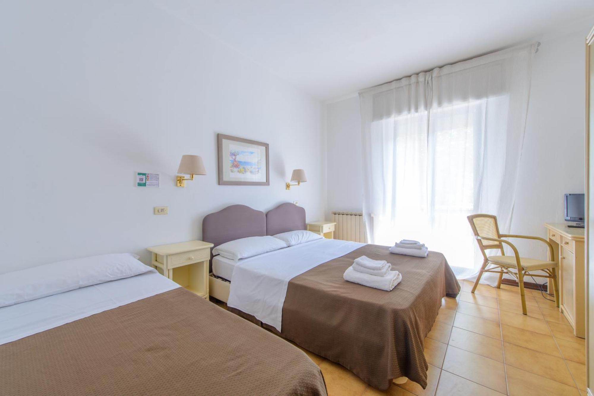 Hotel Avana Mare Rimini Exteriör bild